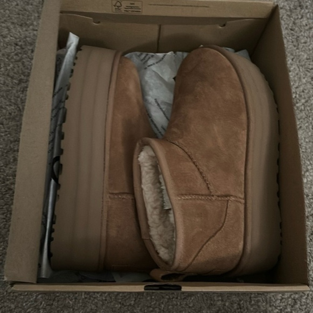 UGG classic ultra mini platform chestnut 
size 8 in women’s